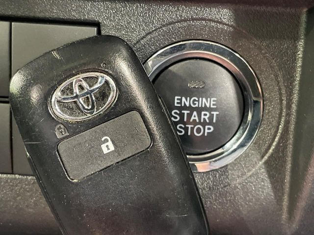 �y�X�}�[�g�L�[�z�J�o����|�P�b�g�ɓ��ꂽ�܂܂ł��h�A�̎{���E�������\�ȃX�}�[�g�L�[�𑕔��B�G���W���̃I���E�I�t�����J�M�����o���K�v����������Ƃ��Ă��֗��ł���