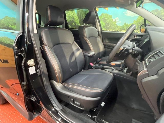 �y�n�[�t���U�[�V�[�g�z�������ƍ���S�n�𗼗������l�C�̃V�[�g���w�ʁE���ʂ̃t�@�u���b�N�f�ނ́A�ʋC���̗ǂ��⊊��ɂ����ɗD��Ă��܂��B�C���╞���ɍ��E���ꂸ���K�ɂ���肢�������܂��B