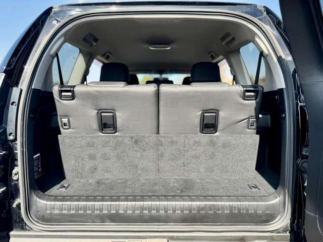 20代中心の若いスタッフがご対応させていただきます!お客様のご希望に添えるよう努めてまいりますので、宜しくお願い致します。自社整備工場も完備しご納車後のアフターメンテナンスもお気軽にご相談くださいませ。