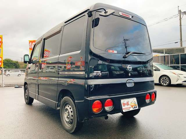 ���X�ł͌y�����Ԃ��畁�ʎԂ܂ŕ��L���I�[�����[�J�[�̎Ԏ�E�F�E�O���[�h��L�x�ɑ����Ă���܂��B