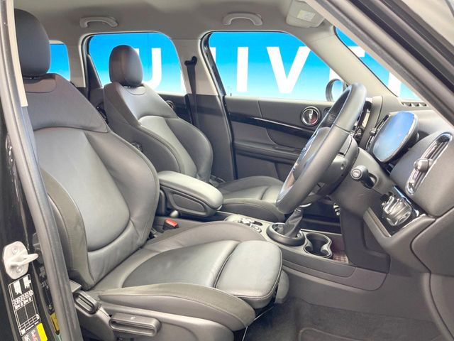 ●ハーフレザーシート:高級感漂うハーフレザーシートは、使用感も少なく良好なコンディションを保っております!その他、気になる箇所がございましたらお気軽にお問合せ下さい!