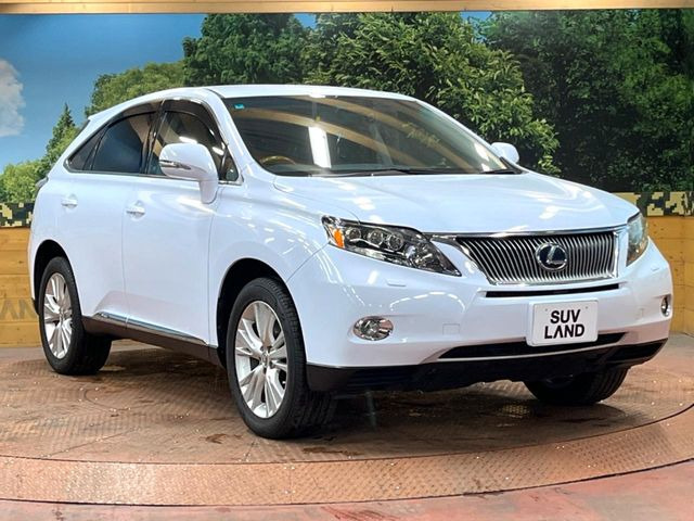 高透明度のガラス皮膜で撥水はもちろん、上質なツヤ・光沢を実現。紫外線や酸性雨から大切な愛車を保護し、色あせ・劣化を防止。「弾スプラッシュコート」、「弾プリミッサコート」からお選びいただけます。