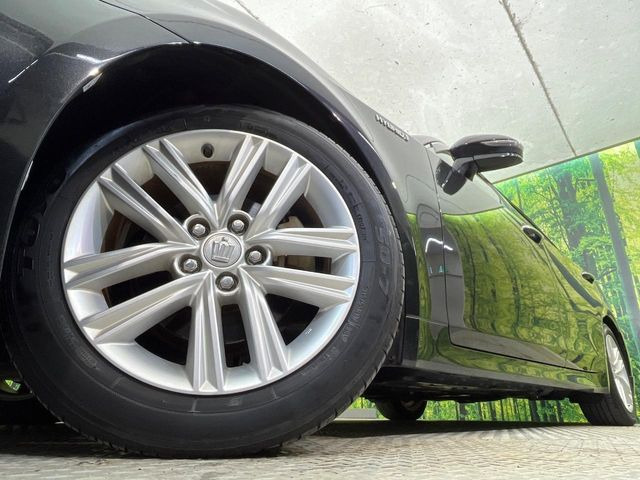 �y����17�C���`�A���~�z�C�[���z�O�ςɃ}�b�`���������A���~�z�C�[���𑕒����Ă���܂��B�e��ЊO�A���~�z�C�[����A�X�^�b�h���X�^�C�����戵�����Ă���܂��B���񂲑��k����������