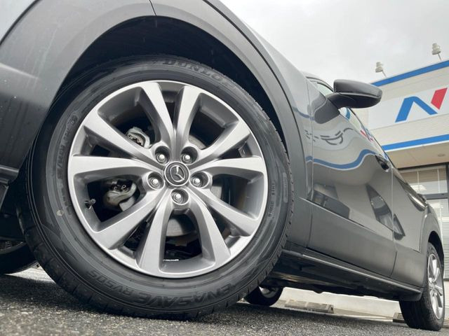 �y����18�C���`�A���~�z�C�[���z�O�ςɃ}�b�`���������A���~�z�C�[���𑕒����Ă���܂��B�e��ЊO�A���~�z�C�[����A�X�^�b�h���X�^�C�����戵�����Ă���܂��B���񂲑��k����������