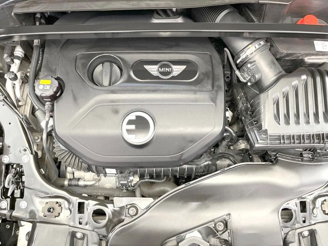 �����X�ł́A�e���[�J�[�̐�p�f�f�e�X�^�[�𓱓��B���Ǝ��i�����e�N�j�J���X�^�b�t���풓���Ă���܂��̂ŁA������̍ۂɂ����S���Ă����p���������܂��B