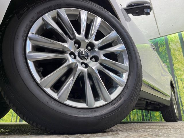 �y����18�C���`�A���~�z�C�[���z�O�ςɃ}�b�`���������A���~�z�C�[���𑕒����Ă���܂��B�e��ЊO�A���~�z�C�[����A�X�^�b�h���X�^�C�����戵�����Ă���܂��B���񂲑��k����������