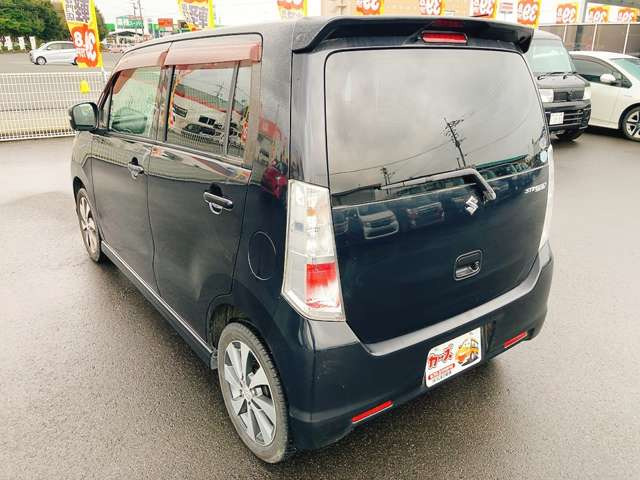 ���X�ł͌y�����Ԃ��畁�ʎԂ܂ŕ��L���I�[�����[�J�[�̎Ԏ�E�F�E�O���[�h��L�x�ɑ����Ă���܂��B