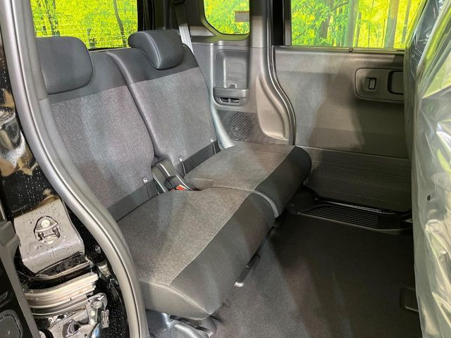 ���i���ȃI���W�i���t���A�}�b�g���I�v�V�����ɂĂ��p�ӂ��Ă���܂��B���D���ȃf�U�C����J���[�����Ԃɍ��킹�đI��ł����������Ƃ��ł��܂���