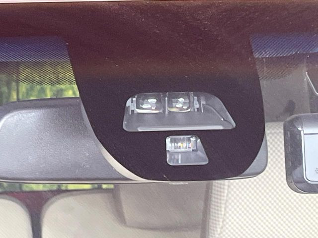 �y�V�e�B�u���[�L�A�N�e�B�u�V�X�e���z�ᑬ���s���ɑO���̎ԗ�����F�����A�Փ˂������Ȏ��͌x��ƃu���[�L�ŏՓˉ���Ɣ�Q�y�����A�V�X�g�B�����S�Ƀh���C�u�����y���݂��������܂��B