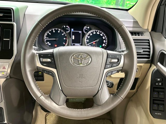 �y�����v�����X�e�A�����O�z�㎿�Ȋv���g�p���邱�ƂŁA��ɂ����������݂ƂĂ��^�]���₷���n���h���ł���