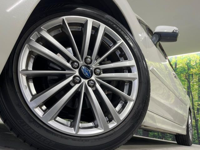 �y����17�C���`�A���~�z�C�[���z�O�ςɃ}�b�`���������A���~�z�C�[���𑕒����Ă���܂��B�e��ЊO�A���~�z�C�[����A�X�^�b�h���X�^�C�����戵�����Ă���܂��B���񂲑��k����������