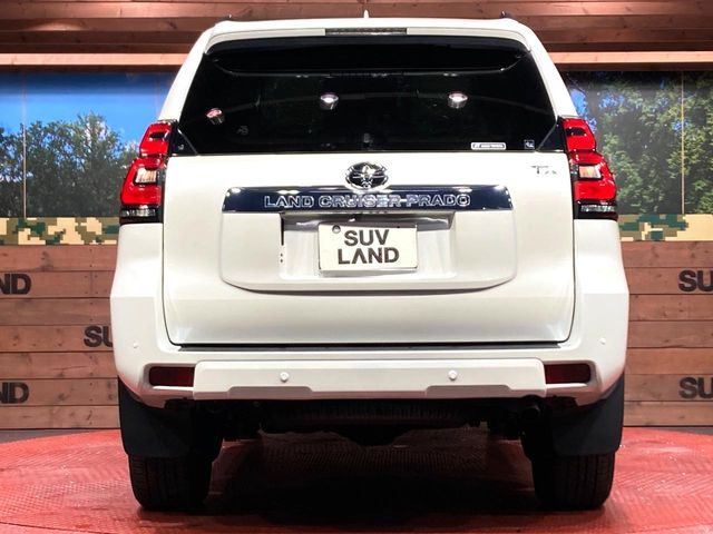 安心の最長10年・走行無制限保証(有償)をご用意。保証内容も充実はもちろん、無料点検&オイル交換や、年中無休の全国・24時間ロードサービスも付帯されておりますのでご安心下さい。