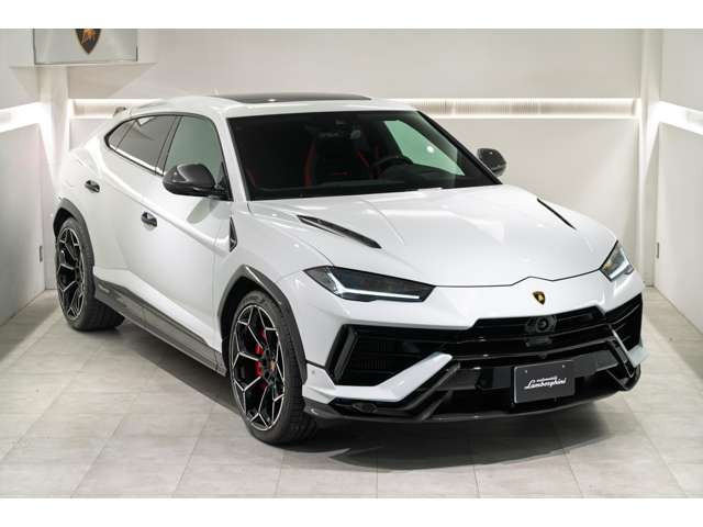 ウルスペルフォルマンテ 4WD