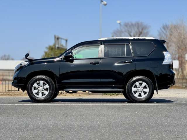 当店の車両をご覧になって頂き、誠にありがとうございます。ただご予算をこえてしまっている・・・など諦めないでご相談くださいませ。お見積もりも多数のプランがございます。お気軽にお問い合わせくださいませ。