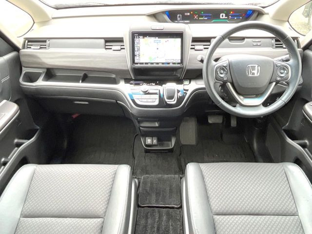 フリードハイブリッド