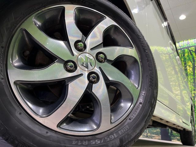 �y����14�C���`�A���~�z�C�[���z�O�ςɃ}�b�`���������A���~�z�C�[���𑕒����Ă���܂��B�e��ЊO�A���~�z�C�[����A�X�^�b�h���X�^�C�����戵�����Ă���܂��B���񂲑��k����������