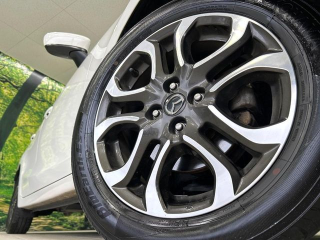 �y����16�C���`�A���~�z�C�[���z�O�ςɃ}�b�`���������A���~�z�C�[���𑕒����Ă���܂��B�e��ЊO�A���~�z�C�[����A�X�^�b�h���X�^�C�����戵�����Ă���܂��B���񂲑��k����������