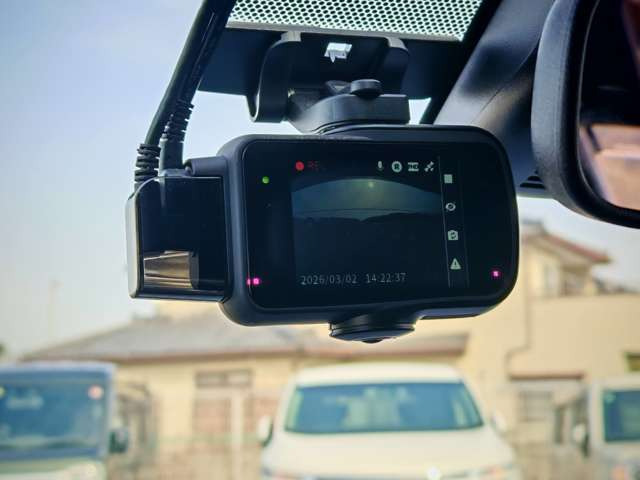 前後ドラレコ+360&deg;ドラレコ、TZ-DR300付いています★もしも!万が一の時に備えて映像と音で記録・保存!ドライブの思い出にも!★