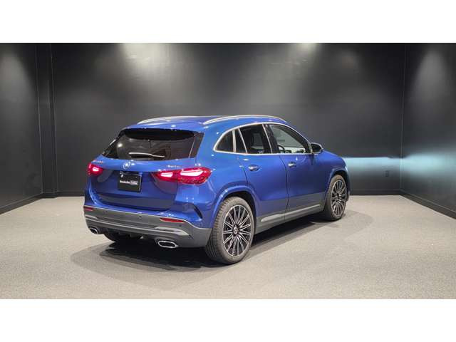 GLAクラスGLA200d 4マチック AMGラインパッケージ 4WD