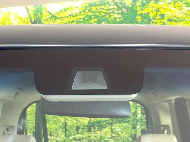 �y�z���_�Z���V���O�z���s���ɑO���̎ԗ�����F�����A�Փ˂������Ȏ��͌x��ƃu���[�L�ŏՓˉ���Ɣ�Q�y�����A�V�X�g�B�����S�Ƀh���C�u�����y���݂��������܂��B