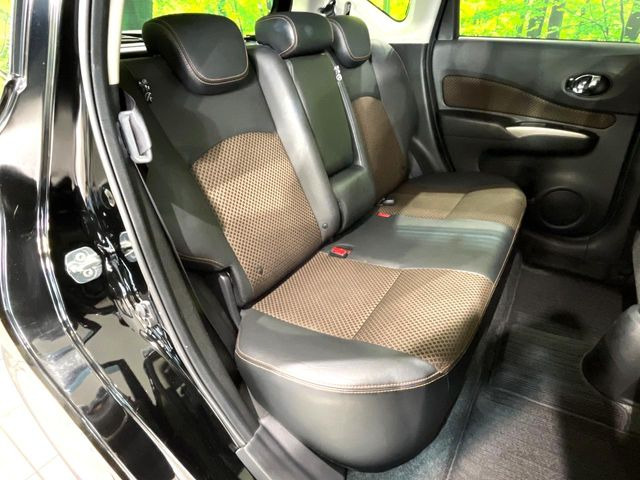 �R���p�N�g�J�[�ł����A�Z�J���h�V�[�g�͏\���ȍL����������K�ɂ���肢�������܂���V�[�g��|���đ傫�ȉו���ς񂾂�ƁA�p�r�̕����L��1��ł��B