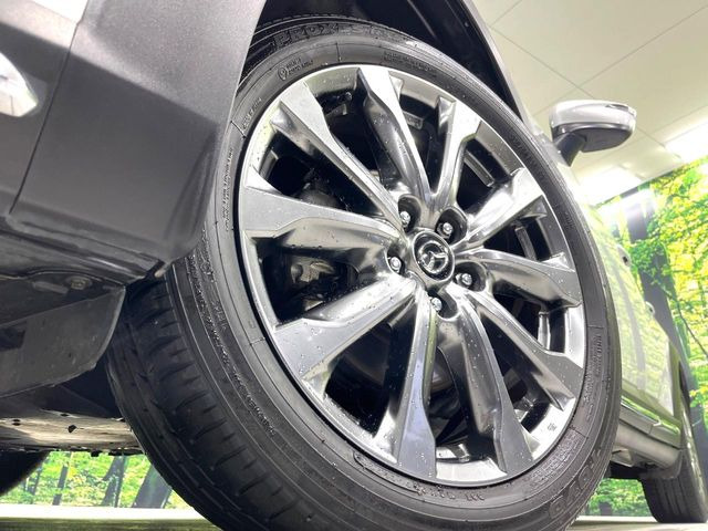 �y����18�C���`�A���~�z�C�[���z�O�ςɃ}�b�`���������A���~�z�C�[���𑕒����Ă���܂��B�e��ЊO�A���~�z�C�[����A�X�^�b�h���X�^�C�����戵�����Ă���܂��B���񂲑��k����������