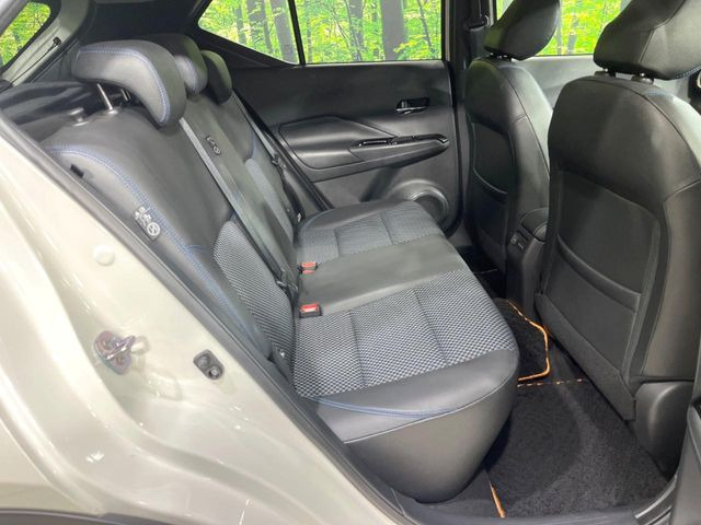 後部座席も気になるようなキズ・汚れやへたり等、大きなダメージはなく、良好な状態です。
