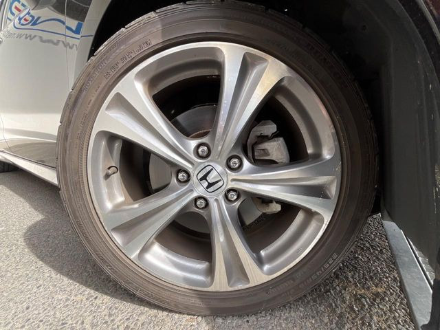 �y����18�C���`�A���~�z�C�[���z�O�ςɃ}�b�`���������A���~�z�C�[���𑕒����Ă���܂��B�e��ЊO�A���~�z�C�[����A�X�^�b�h���X�^�C�����戵�����Ă���܂��B���񂲑��k����������