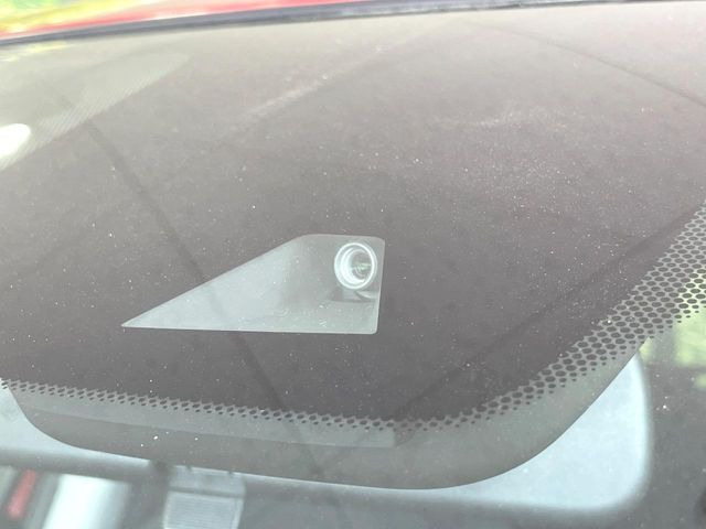 �y�G�}�[�W�F���V�[�u���[�L�z���s���ɑO���̎ԗ�����F�����A�Փ˂������Ȏ��͌x��ƃu���[�L�ŏՓˉ���Ɣ�Q�y�����A�V�X�g�B�����S�Ƀh���C�u�����y���݂��������܂��B