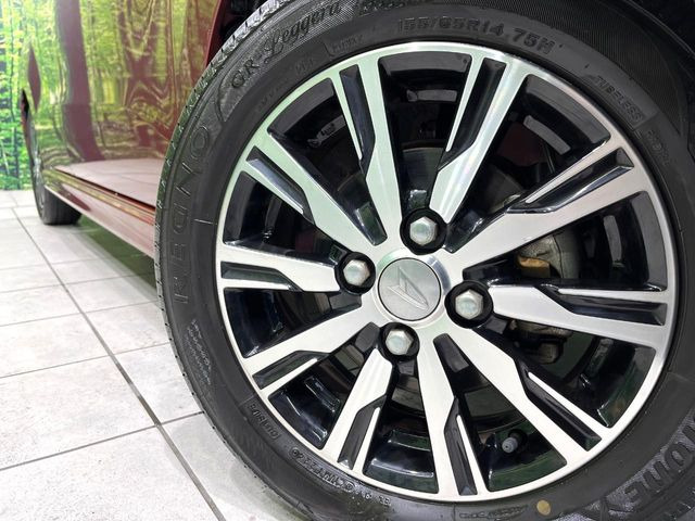 �y����14�C���`�A���~�z�C�[���z�O�ςɃ}�b�`���������A���~�z�C�[���𑕒����Ă���܂��B�e��ЊO�A���~�z�C�[����A�X�^�b�h���X�^�C�����戵�����Ă���܂��B���񂲑��k����������