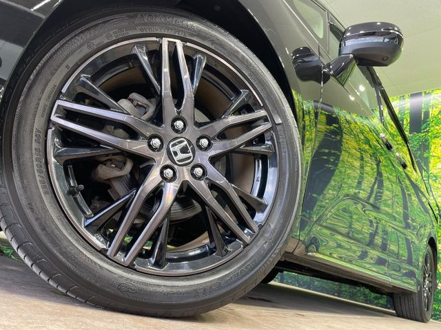 �y����18�C���`�A���~�z�C�[���z�O�ςɃ}�b�`���������A���~�z�C�[���𑕒����Ă���܂��B�e��ЊO�A���~�z�C�[����A�X�^�b�h���X�^�C�����戵�����Ă���܂��B���񂲑��k����������