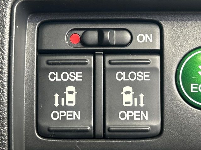 �y�����p���[�X���C�h�h�A�z�X�}�[�g�L�[��^�]�Ȃ̃X�C�b�`�Ō�ȗ����X���C�h�h�A�̊J���\���d��������͂����ăh�A���J����K�v�������A�����Ȃ��q�l�ł��ȒP�ɊJ���߂ł����K�ł���