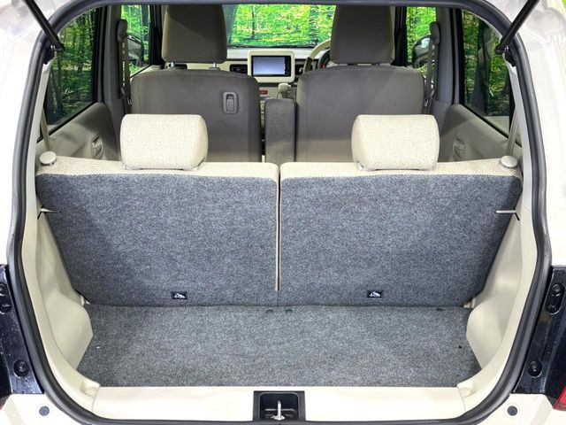 ���i�̂���������ʋ΁A���}���ɏ\���ȉ׎��X�y�[�X���m�ۂ��Ă���܂��B�Z�J���h�V�[�g��|���ƁA�傫�ȉו��̐ύڂ��\�ł���