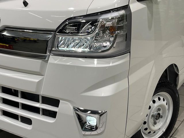 �yLED�w�b�h���C�g�z���V����ԑ��s�����ǍD�Ȏ��E���m�ۂ����S���ĉ^�]�ł��鍂�P�xLED�w�b�h���C�g�𑕔�!�_�����x�������A����d�͂��}�����Ă��܂��B