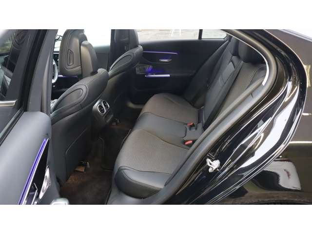 CクラスC200 4マチック アバンギャルド 4WD