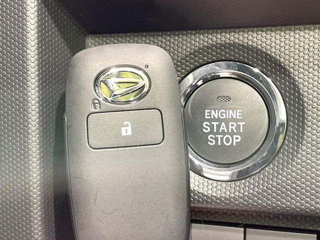 �y�L�[�t���[�V�X�e���z�J�o����|�P�b�g�ɓ��ꂽ�܂܂ł��h�A�̎{���E�������\�ȃX�}�[�g�L�[�𑕔��B�G���W���̃I���E�I�t�����J�M�����o���K�v����������Ƃ��Ă��֗��ł���