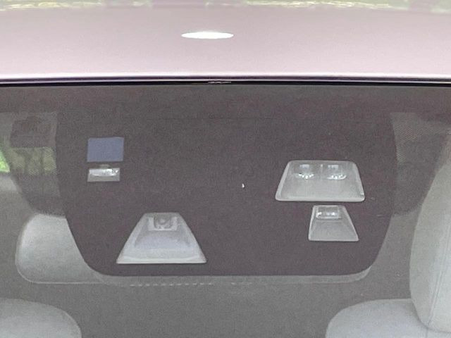 �y�X�}�[�g�u���[�L�T�|�[�g�z���s���ɑO���̎ԗ�����F�����A�Փ˂������Ȏ��͌x��ƃu���[�L�ŏՓˉ���Ɣ�Q�y�����A�V�X�g�B�����S�Ƀh���C�u�����y���݂��������܂��B