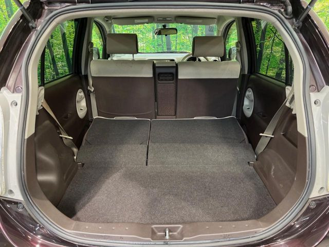 積み下ろしのしやすいデッキにはたっぷりと荷物を積み込んでいただけます。遊びから仕事まで、様々なシーンで頼れます♪