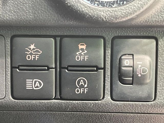 �y�X�}�[�g�A�V�X�g�z���s���ɑO���̎ԗ�����F�����A�Փ˂������Ȏ��͌x��ƃu���[�L�ŏՓˉ���Ɣ�Q�y�����A�V�X�g�B�����S�Ƀh���C�u�����y���݂��������܂��B