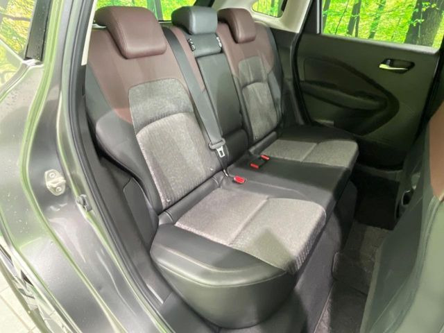 �R���p�N�g�J�[�ł����A�Z�J���h�V�[�g�͏\���ȍL����������K�ɂ���肢�������܂���V�[�g��|���đ傫�ȉו���ς񂾂�ƁA�p�r�̕����L��1��ł��B