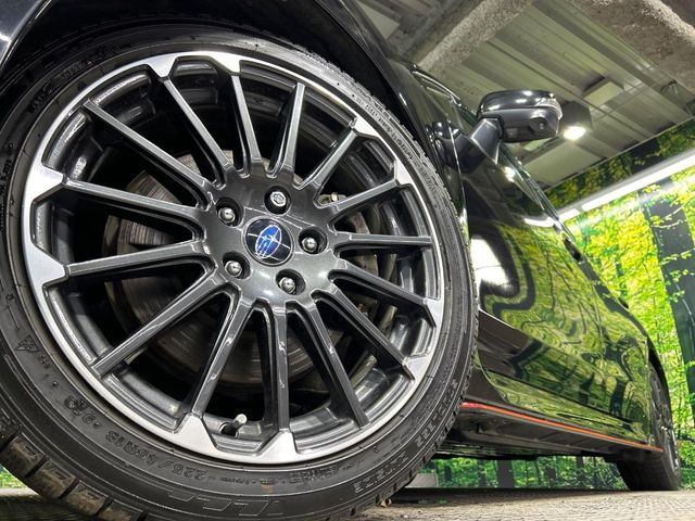 �y����18�C���`�A���~�z�C�[���z�O�ςɃ}�b�`���������A���~�z�C�[���𑕒����Ă���܂��B�e��ЊO�A���~�z�C�[����A�X�^�b�h���X�^�C�����戵�����Ă���܂��B���񂲑��k����������