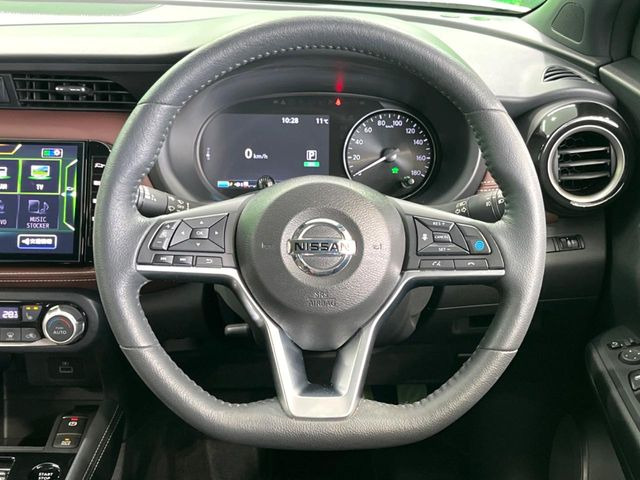 �y�X�e�A�����O�X�C�b�`�z�^�]���A�O������ڐ������炷���ƂȂ��A�I�[�f�B�I���̑��삪�\�ȕ֗��@�\!���S&���K�ȃh���C�u�����o���Ă���܂���