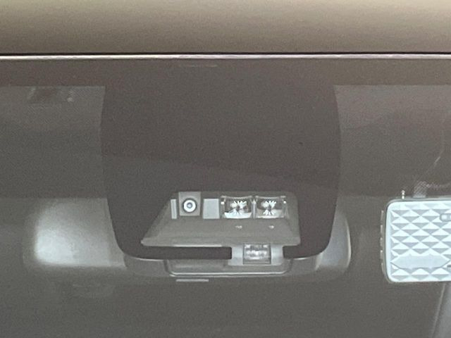 �y�g���^�Z�[�t�e�B�Z���X�z���s���ɑO���̎ԗ�����F�����A�Փ˂������Ȏ��͌x��ƃu���[�L�ŏՓˉ���Ɣ�Q�y�����A�V�X�g�B�����S�Ƀh���C�u�����y���݂��������܂��B