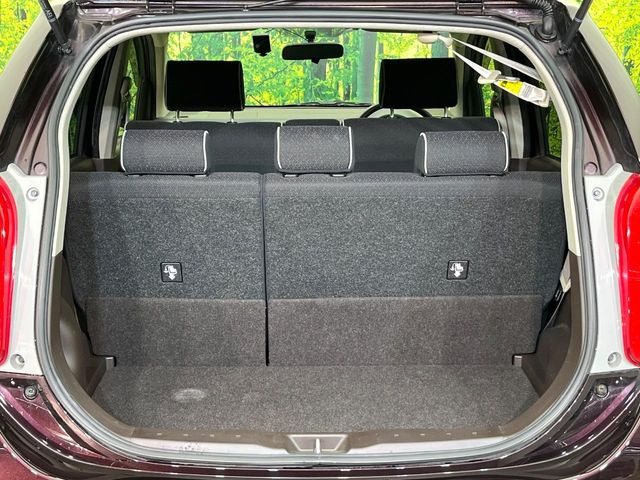 ���i�̂���������ʋ΁A���}���ɏ\���ȉ׎��X�y�[�X���m�ۂ��Ă���܂��B�Z�J���h�V�[�g��|���ƁA�傫�ȉו��̐ύڂ��\�ł���