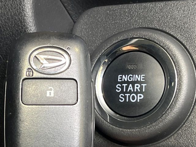 �y�L�[�t���[�V�X�e���z�J�o����|�P�b�g�ɓ��ꂽ�܂܂ł��h�A�̎{���E�������\�ȃX�}�[�g�L�[�𑕔��B�G���W���̃I���E�I�t�����J�M�����o���K�v����������Ƃ��Ă��֗��ł���