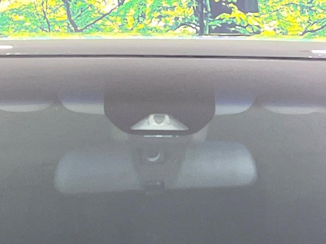 �y�z���_�Z���V���O�z���s���ɑO���̎ԗ�����F�����A�Փ˂������Ȏ��͌x��ƃu���[�L�ŏՓˉ���Ɣ�Q�y�����A�V�X�g�B�����S�Ƀh���C�u�����y���݂��������܂��B