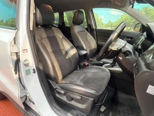 �y�n�[�t���U�[�V�[�g�z�������ƍ���S�n�𗼗������l�C�̃V�[�g���w�ʁE���ʂ̃t�@�u���b�N�f�ނ́A�ʋC���̗ǂ��⊊��ɂ����ɗD��Ă��܂��B�C���╞���ɍ��E���ꂸ���K�ɂ���肢�������܂��B