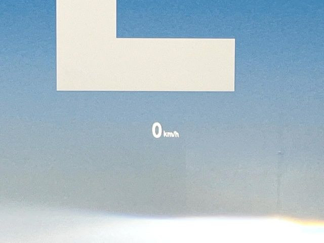 ���w�b�h�A�b�v�f�B�X�v���C:���݂̑��x�⑖�s�����f�W�^���\���ŉ^�]�ȑO���̃K���X�ɓ��e!�^�]���A���������炳���K�v�ȏ����m�F�ł���̂łƂ��Ă��֗��ň��S!