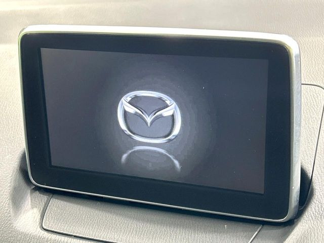 �y�}�c�_�R�l�N�g�i�r�z�ԓ��̕��͋C�Ƀ}�b�`������̌^�^�C�v�̃i�r�B�e����q�ݒ��Bluetooth�Đ����A�l�X�ȋ@�\���y���߂܂��B�����I�ȃ_�C�������삪�\�ŁA�g��������ǍD�ł��B