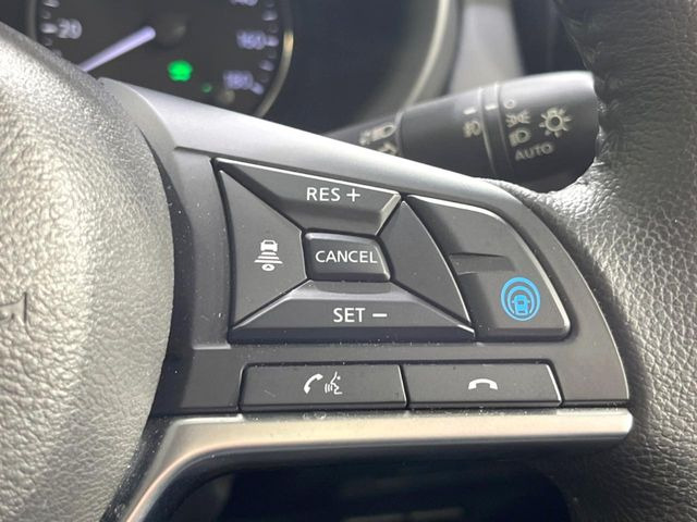 【プロパイロット】高速道路での長距離走行が楽に!!渋滞時と巡回走行のシーンで、アクセル・ブレーキ・ステアリングを自動で制御し、長距離運転の負担を軽減してくれます♪